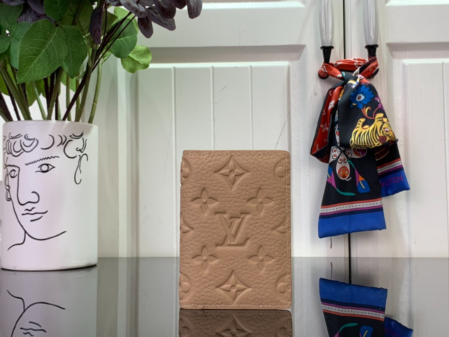 루이비통 오거나이저 카드지갑 M13974 7.511.11cm 다크 베이지1.jpg