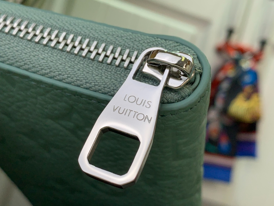 루이비통 토뤼옹 모노그램 지피 장지갑 M14142 2092cm 그린5.jpg