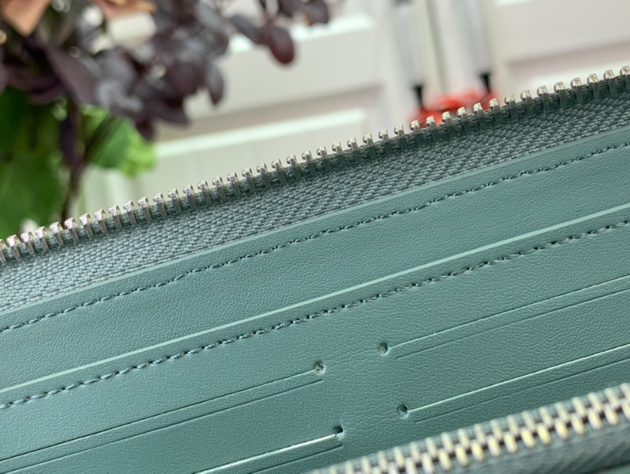 루이비통 토뤼옹 모노그램 지피 장지갑 M14142 2092cm 그린8.jpg