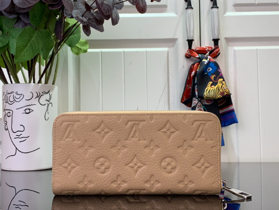 루이비통 토뤼옹 모노그램 지피 장지갑 M14142 2092cm 다크 베이지1.jpg