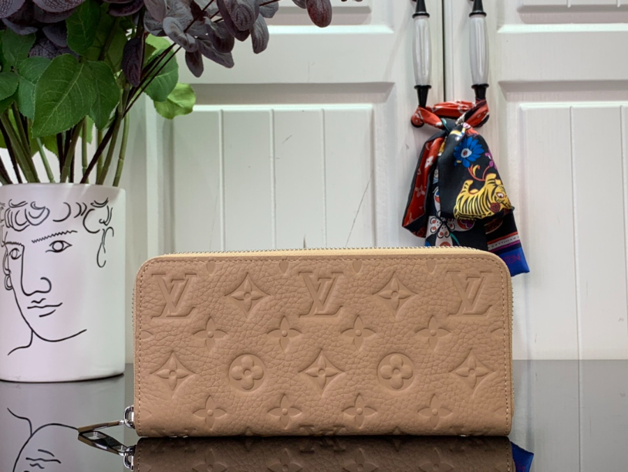 루이비통 토뤼옹 모노그램 지피 장지갑 M14142 2092cm 다크 베이지2.jpg