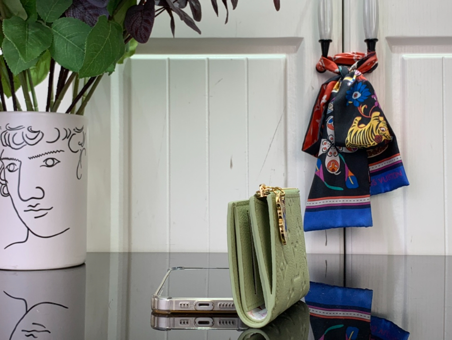 루이비통 LV x TM 리사 월릿 M14089 911.51.5cm 라이트 그린3.jpg