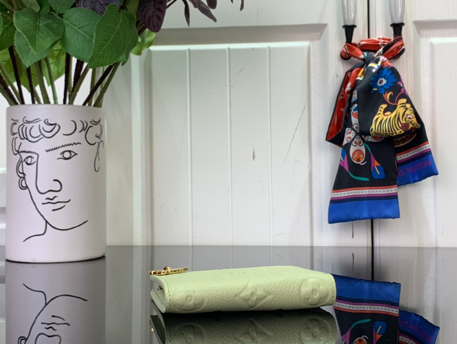 루이비통 LV x TM 버티컬 노아 컴팩트 M13801 118.51.5cm 라이트 그린5.jpg