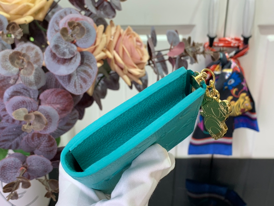 루이비통 LV x TM 버티컬 노아 컴팩트 M13801 118.51.5cm 스카이 블루4.jpg