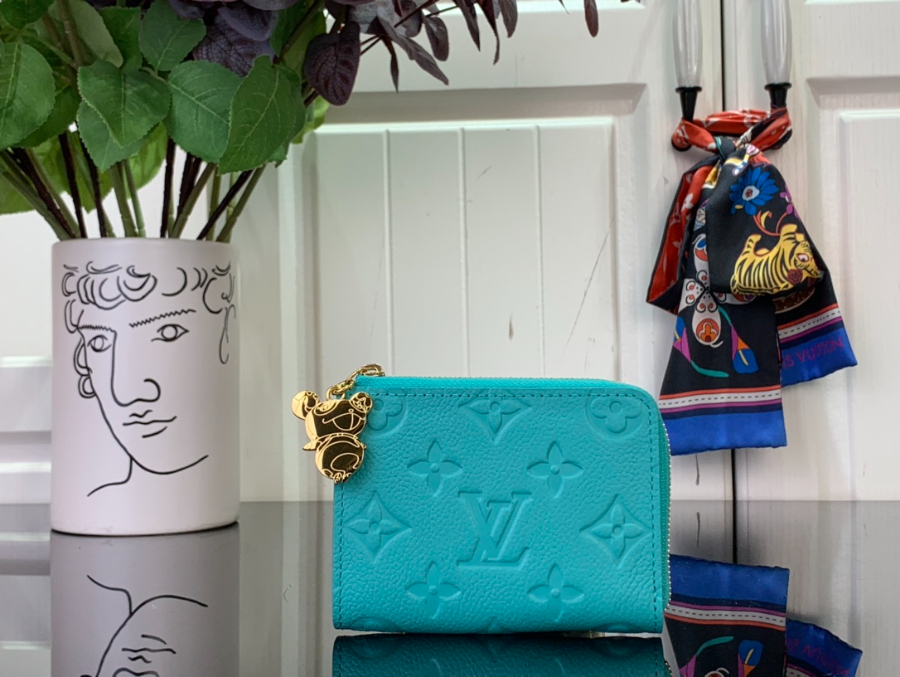 루이비통 LV x TM 버티컬 노아 컴팩트 M13801 118.51.5cm 스카이 블루1.jpg