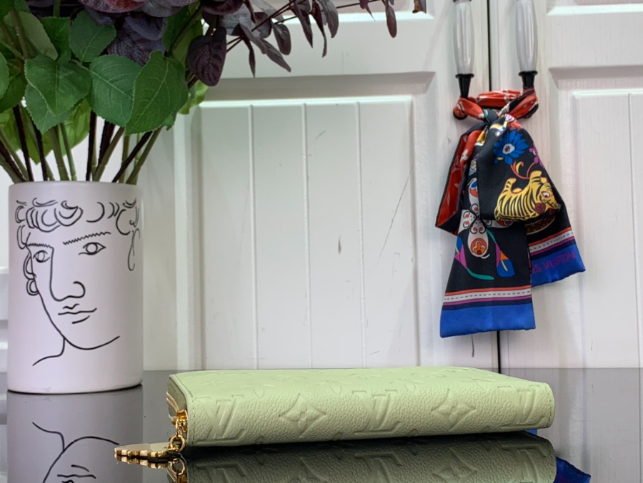 루이비통 LV x TM 슈즈 지퍼 장지갑 M13618 19.510.52.5cm 라이트 그린5.jpg