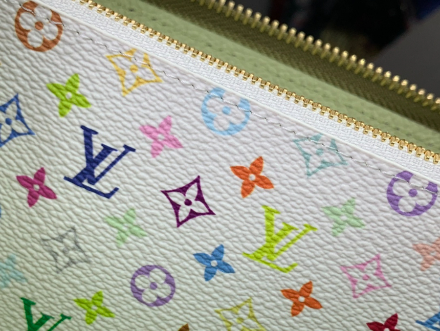 루이비통 LV x TM 슈즈 지퍼 장지갑 M13618 19.510.52.5cm 라이트 그린6.jpg