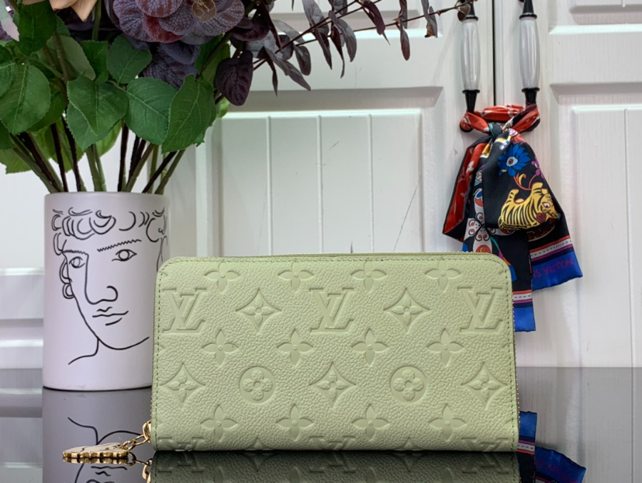 루이비통 LV x TM 슈즈 지퍼 장지갑 M13618 19.510.52.5cm 라이트 그린1.jpg