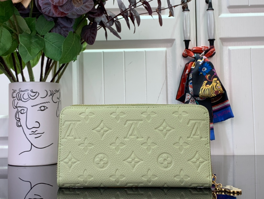 루이비통 LV x TM 슈즈 지퍼 장지갑 M13618 19.510.52.5cm 라이트 그린2.jpg