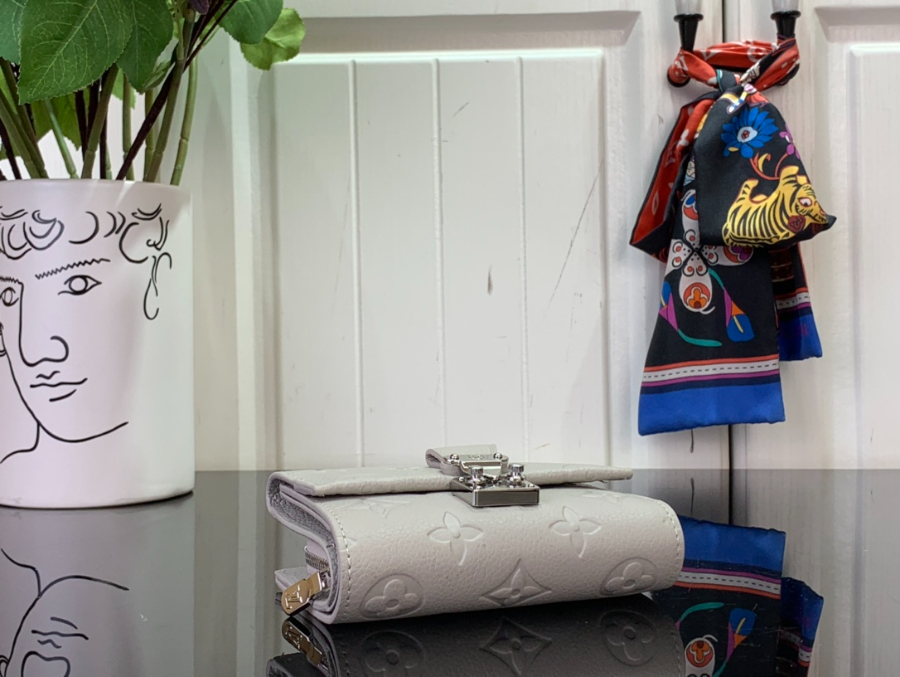 루이비통 메티스 반지갑 M13464 1.58.54cm 라이트 그레이4.jpg