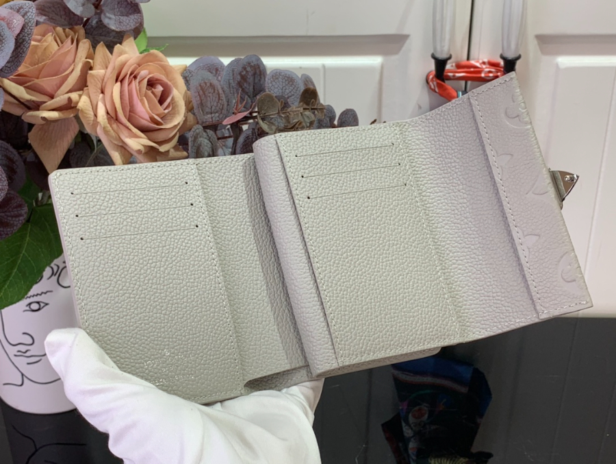 루이비통 메티스 반지갑 M13464 1.58.54cm 라이트 그레이5.jpg