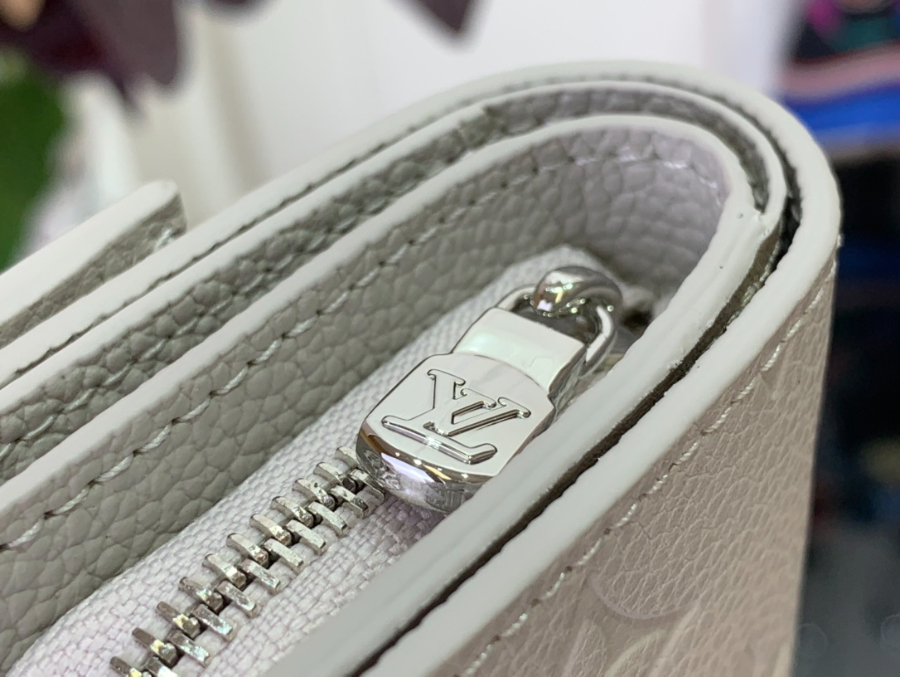 루이비통 메티스 반지갑 M13464 1.58.54cm 라이트 그레이7.jpg