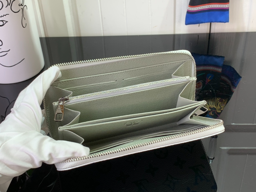 루이비통 지피 장지갑 19.510.52.5cm M13908 그라데이션3.jpg