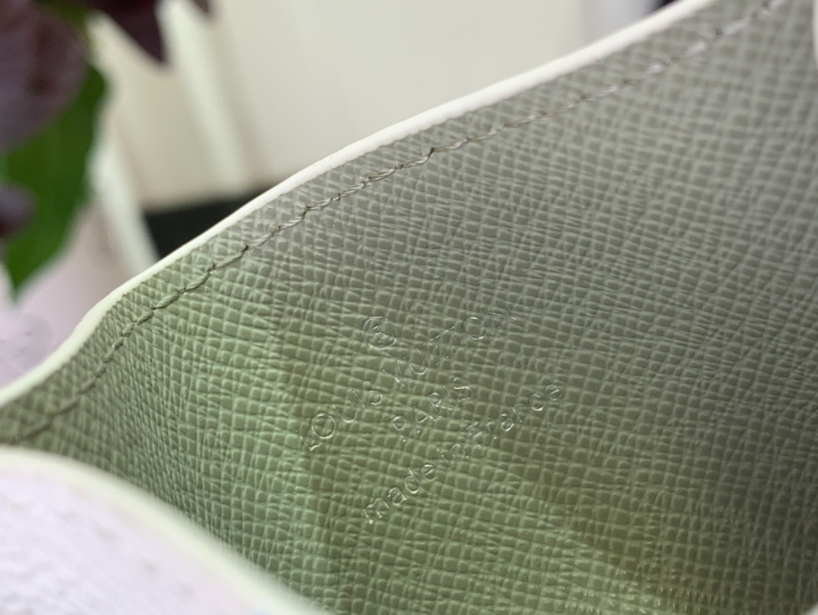 루이비통 카드지갑 M14355 1170.6cm 그라데이션8.jpg