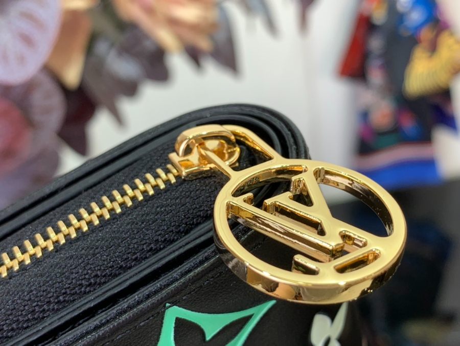 루이비통 LV X TM 루 월릿 M13829 11.58.52.2cm 블랙8.jpg