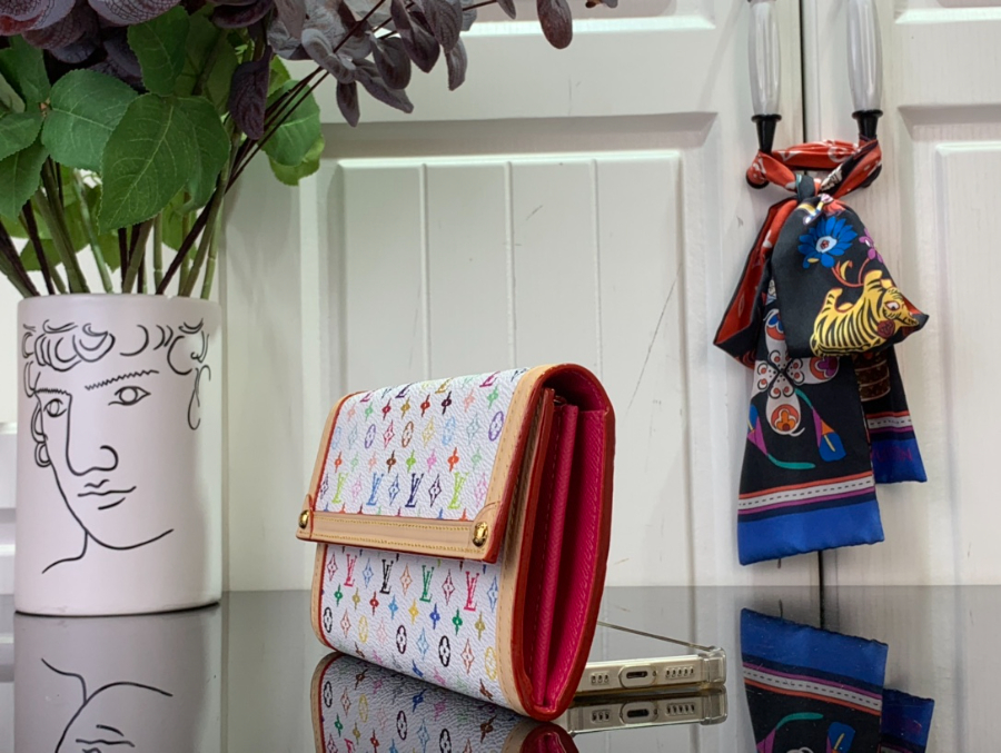 루이비통 LV X TM 사라 장지갑 M13397 1910.52cm 화이트2.jpg