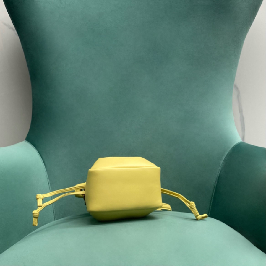 생로랑 램스킨 소재 JAMIE 미니 숄더 파우치 옐로우 859174 14.515.58cm04.jpg