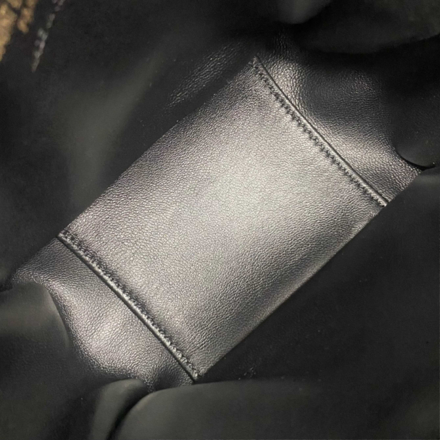 생로랑 램스킨 소재 JAMIE 미니 숄더 파우치 와인 859174 14.515.58cm03.jpg