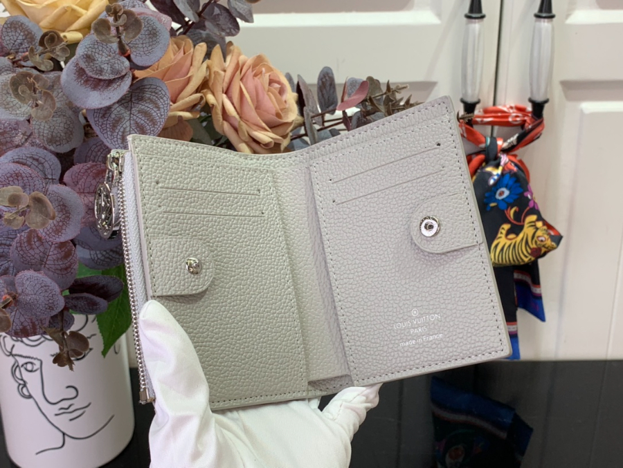 루이비통 리사 반지갑 M13797 911.51.5cm 애쉬 퍼플3.jpg