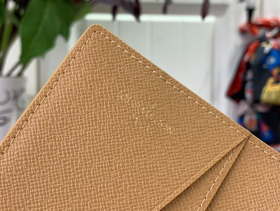 루이비통 서핑 야자나무 카드지갑 M83498 7.511.11cm 베이지7.jpg
