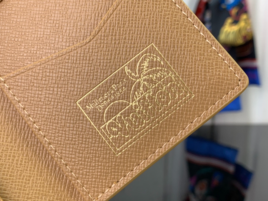 루이비통 서핑 야자나무 카드지갑 M83498 7.511.11cm 베이지8.jpg