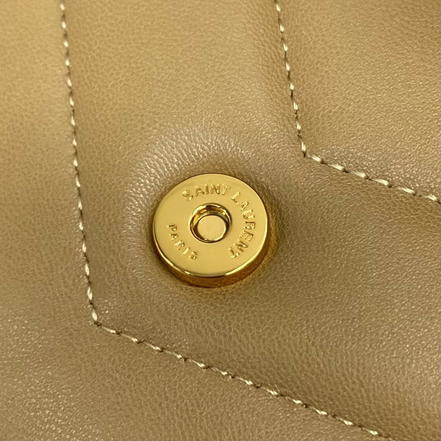 생로랑 램스킨 소재 LOULOU 루루 토이 미니 821749 20125cm 라이트 브라운06.jpg