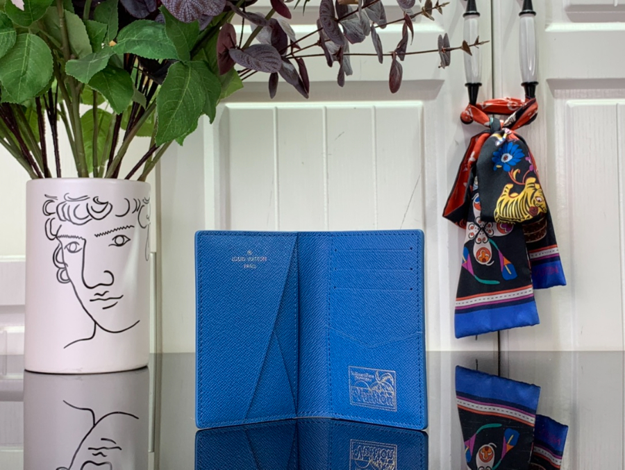 루이비통 서핑 프라워 카드지갑 M83498 7.511.11cm LOUIS VUITTON4.jpg