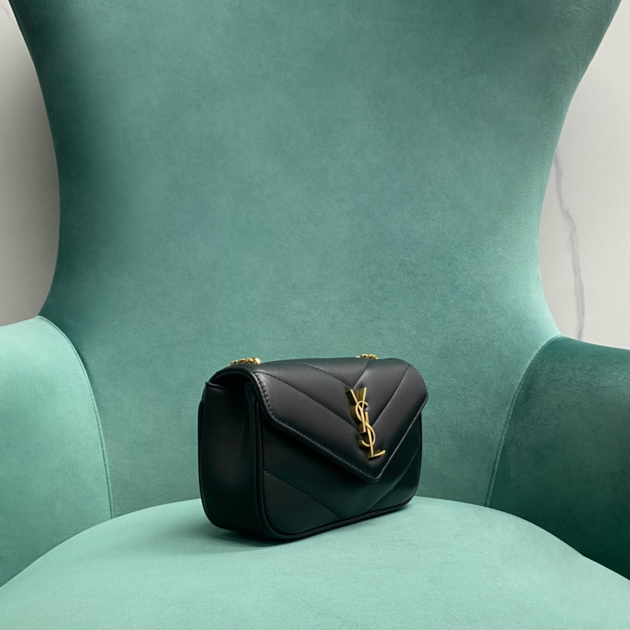 생로랑 램스킨 소재 LOULOU 루루 토이 미니 821749 20125cm 블랙 골드3.jpg