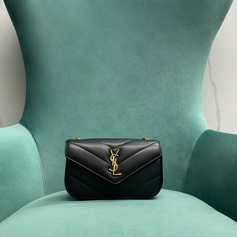 생로랑 램스킨 소재 LOULOU 루루 토이 미니 821749 20125cm 블랙 골드1.jpg