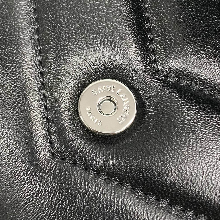 생로랑 램스킨 소재 LOULOU 루루 토이 미니 821749 20125cm 블랙 실버08.jpg