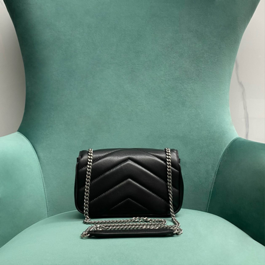 생로랑 램스킨 소재 LOULOU 루루 토이 미니 821749 20125cm 블랙 실버03.jpg