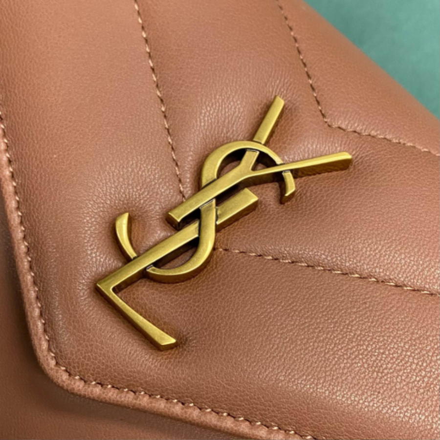 생로랑 램스킨 소재 LOULOU 루루 토이 미니 821749 20125cm 적갈색05.jpg