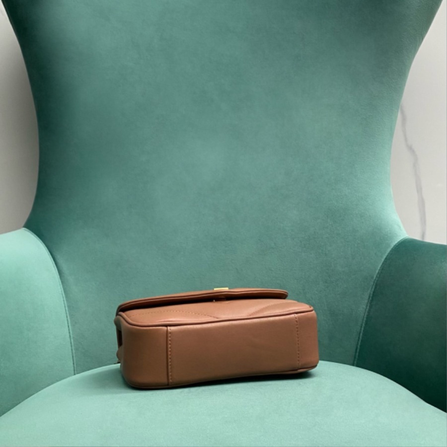 생로랑 램스킨 소재 LOULOU 루루 토이 미니 821749 20125cm 적갈색04.jpg