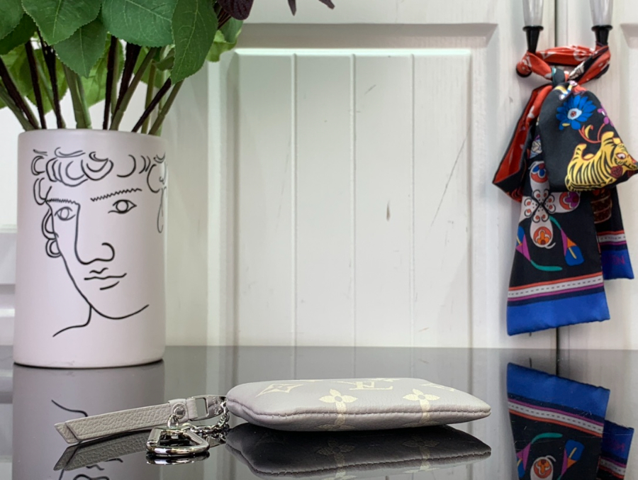 루이비통 키 파우치 키지갑 M13793 1271.5cm 애쉬 퍼플4.jpg