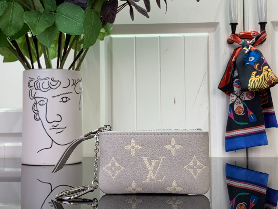 루이비통 키 파우치 키지갑 M13793 1271.5cm 애쉬 퍼플2.jpg