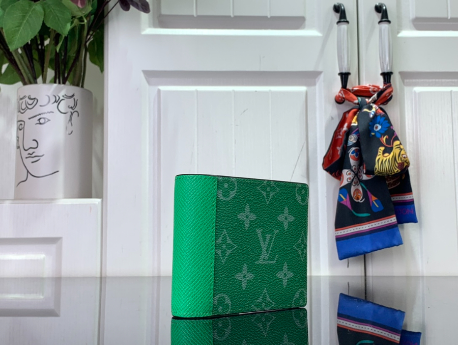 루이비통 타이가라마 월릿 M30995 11.591.5cm 그린3.jpg