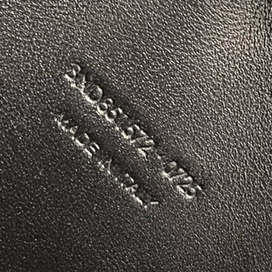 생로랑 램스킨 소재의 GABY 라지 배니티 백 851572 22.5815cm 블랙10.jpg