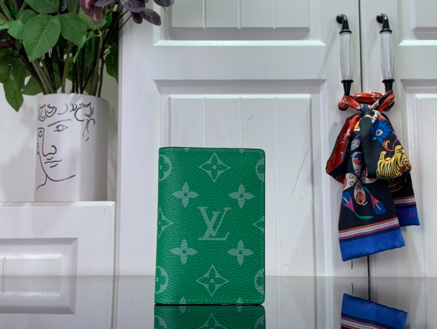 루이비통 타이가라마 카드지갑 M31041 8111cm 그린1.jpg