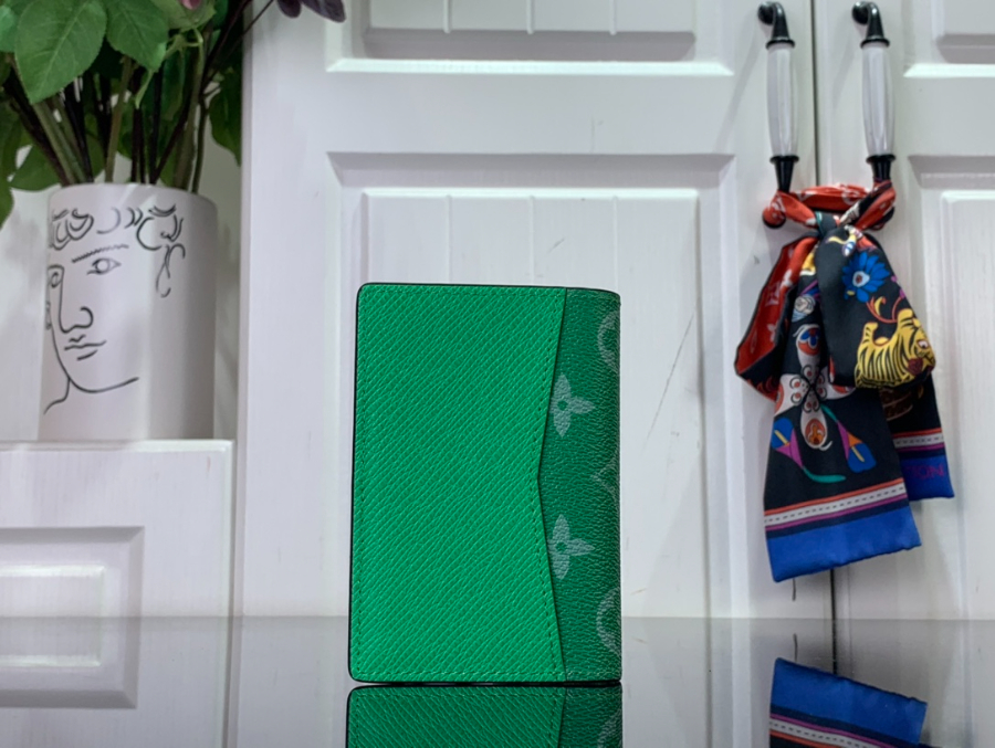 루이비통 타이가라마 카드지갑 M31041 8111cm 그린3.jpg