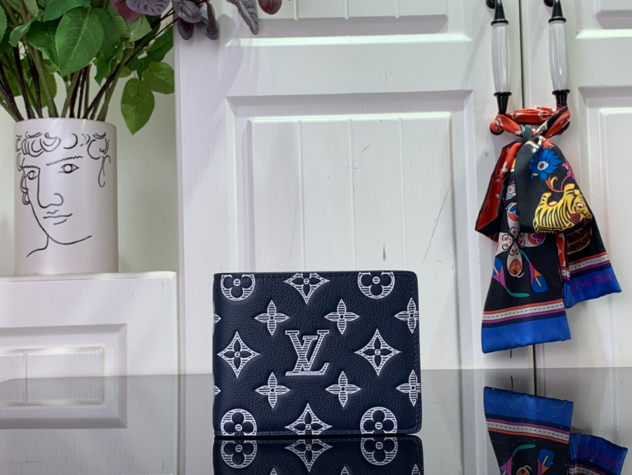 루이비통 멀티플 월릿 11.591.5cm1.jpg