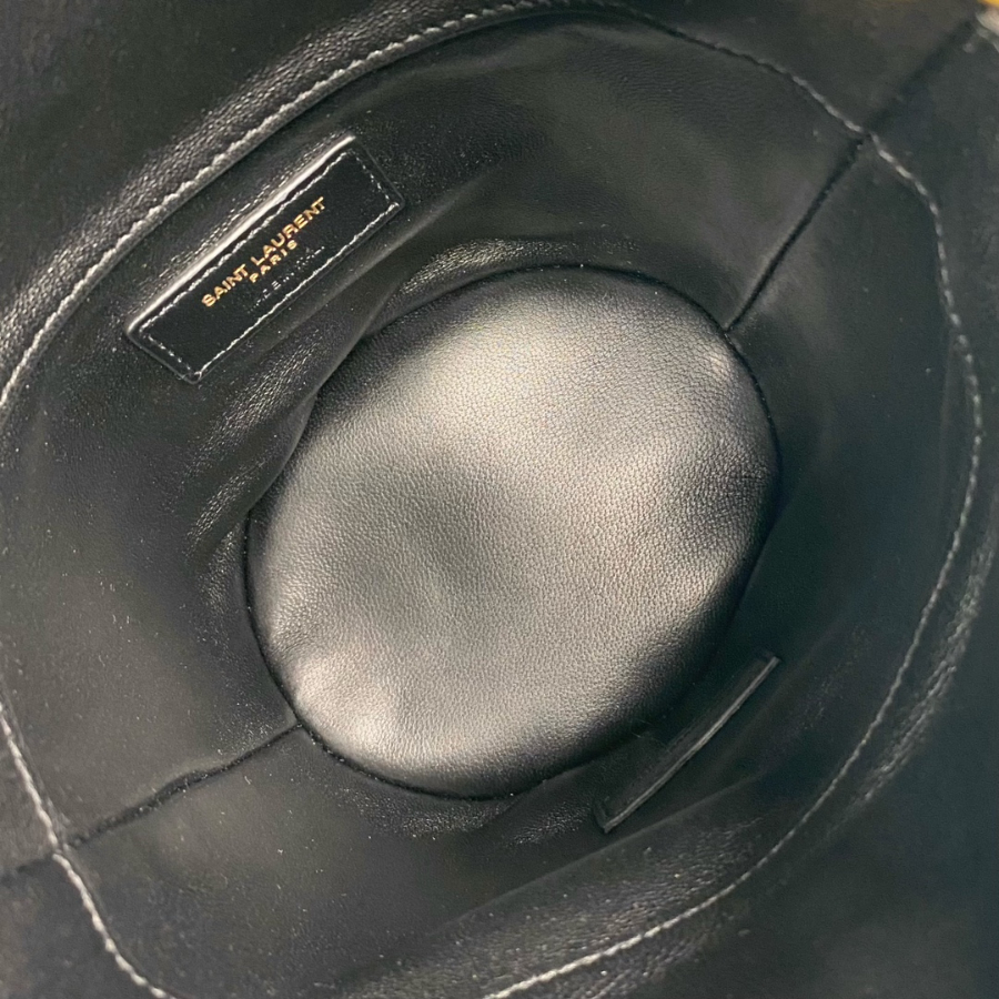 생로랑 램스킨 소재의 GABY 버킷 백 763961 블랙 191517cm5.jpg