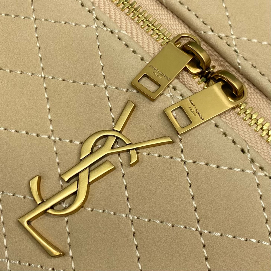 생로랑 램스킨 소재의 GABY 베니티 백 미니 766731 베이지 18.56.511.5cm6.jpg