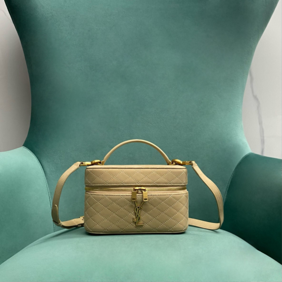 생로랑 램스킨 소재의 GABY 베니티 백 미니 766731 베이지 18.56.511.5cm1.jpg