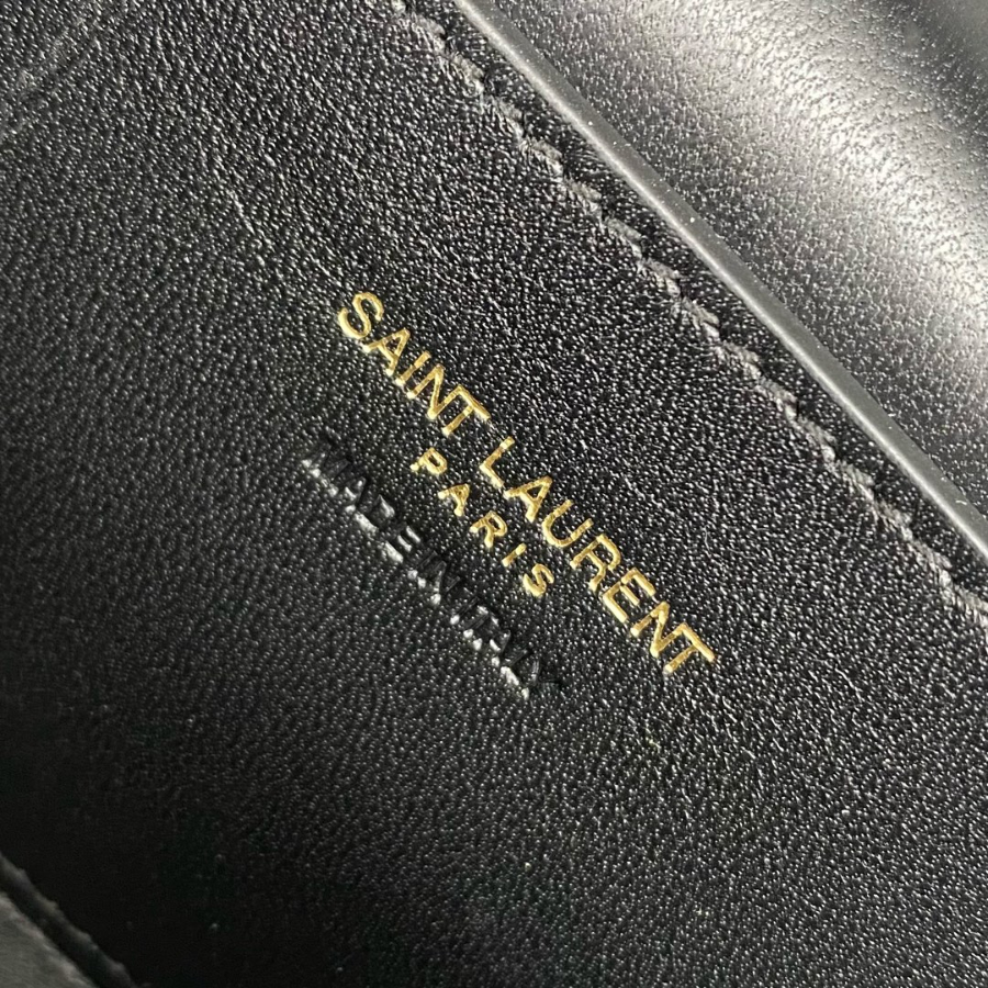 생로랑 램스킨 소재의 GABY 베니티 백 미니 766731 블랙 18.56.511.5cm9.jpg