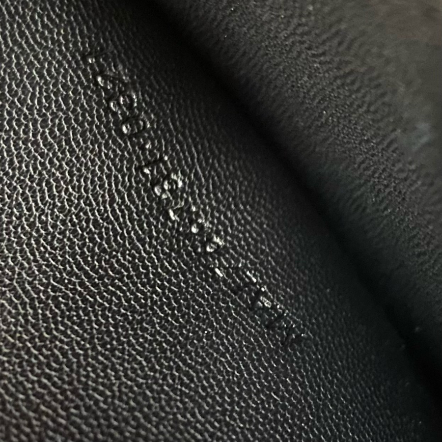 생로랑 램스킨 소재의 GABY 베니티 백 미니 766731 표문 18.56.511.5cm09.jpg