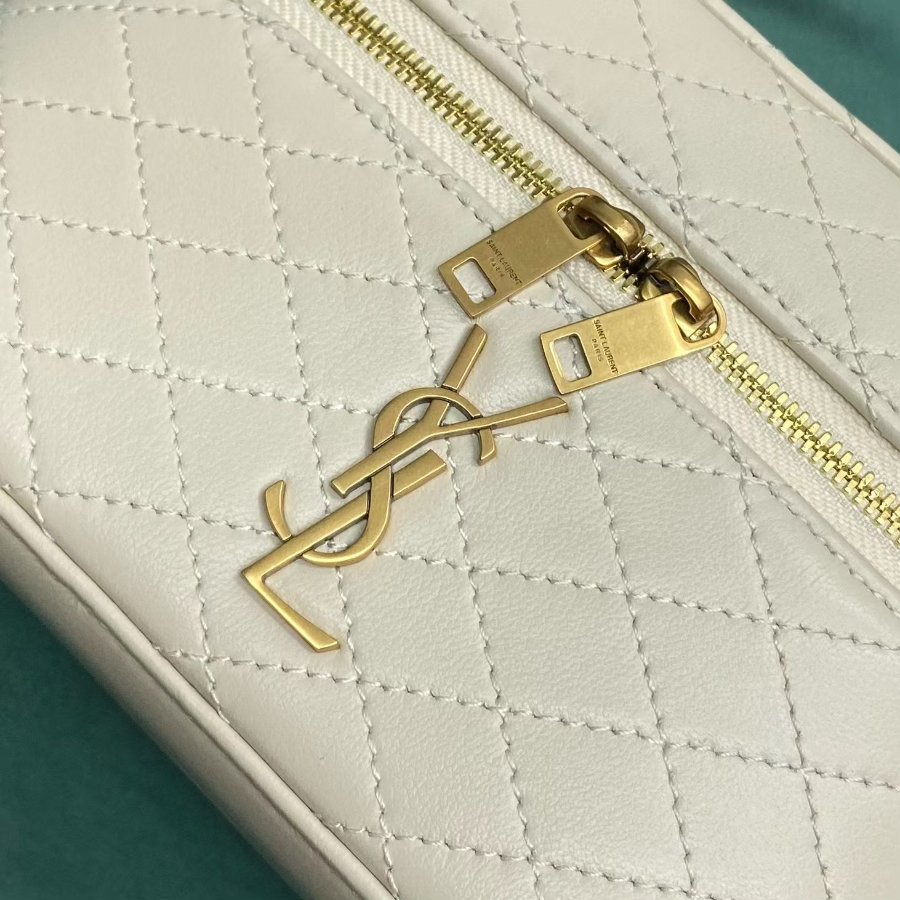 생로랑 램스킨 소재의 GABY 베니티 백 미니 766731 화이트 18.56.511.5cm6.jpg