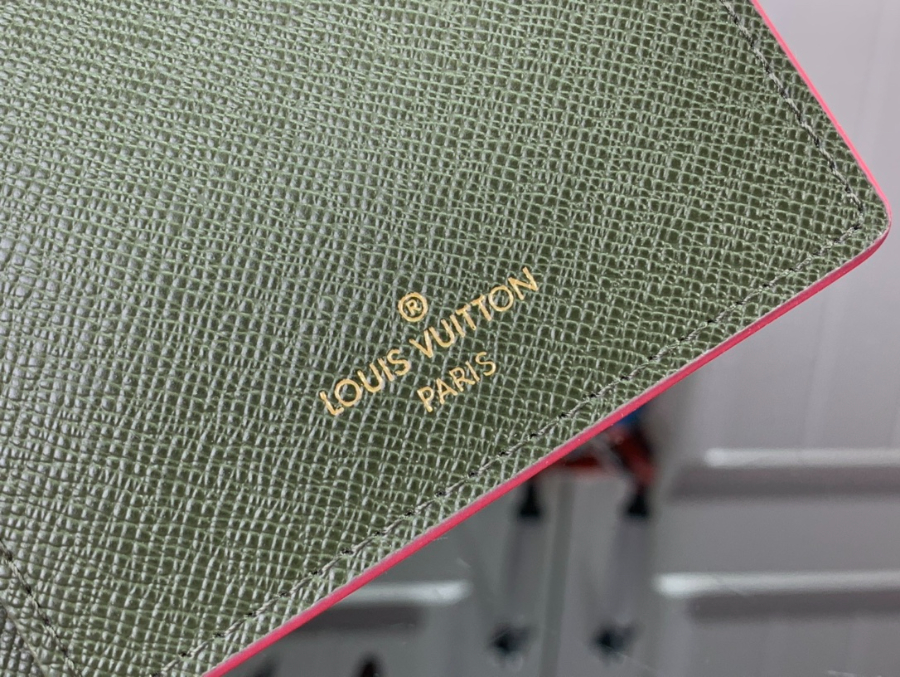 루이비통 서핑 수채 여권 카드지갑 M83479 10142.5cm 퍼플9.jpg