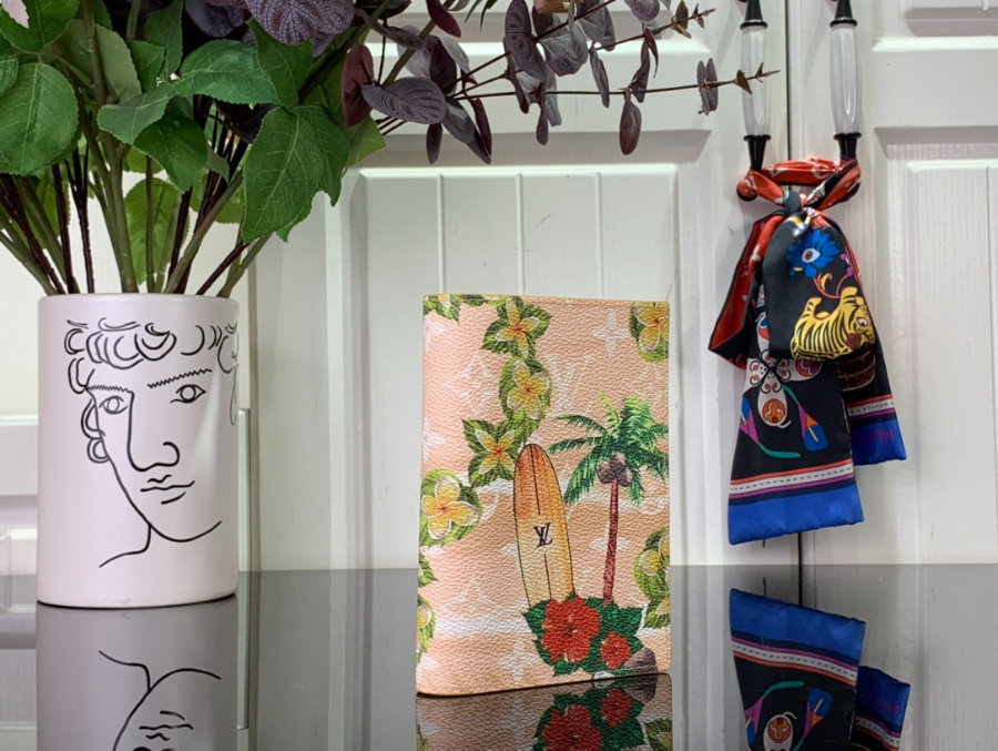 루이비통 서핑 야자나무 여권 카드지갑 M83479 10142.5cm 베이지3.jpg