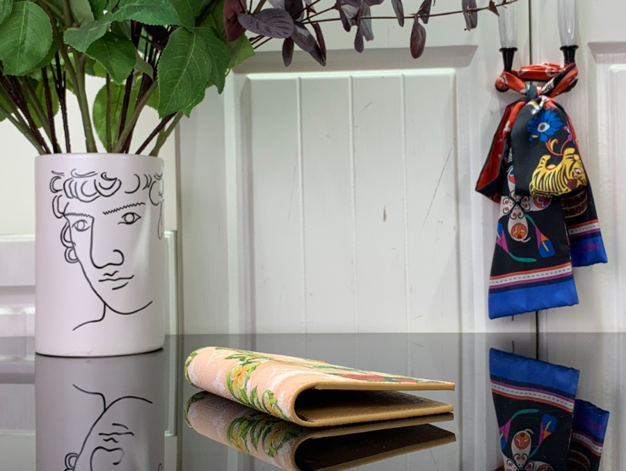 루이비통 서핑 야자나무 여권 카드지갑 M83479 10142.5cm 베이지4.jpg