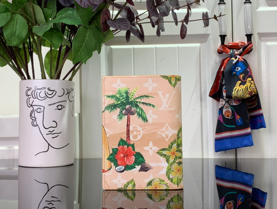 루이비통 서핑 야자나무 여권 카드지갑 M83479 10142.5cm 베이지1.jpg